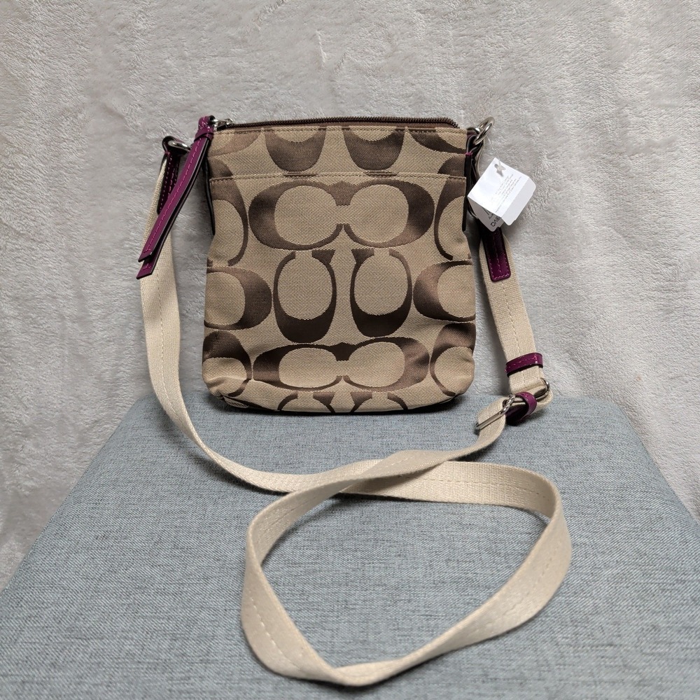 New‎ Coach Signature Khaki Passion Berry Trim Crossbody Swingpack Bag F48806 - Picture 3 of 13
